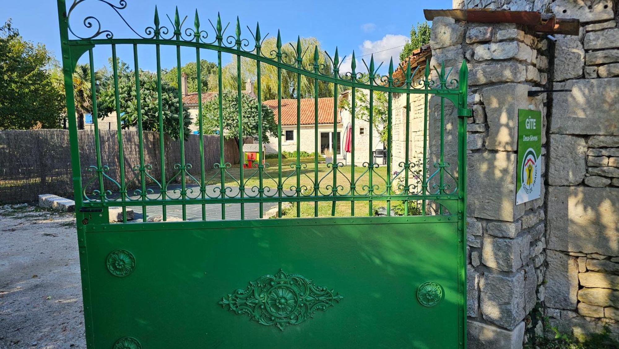 Le Gite De Malecot Gite Familial De 5 Personnes Coulon Exteriér fotografie